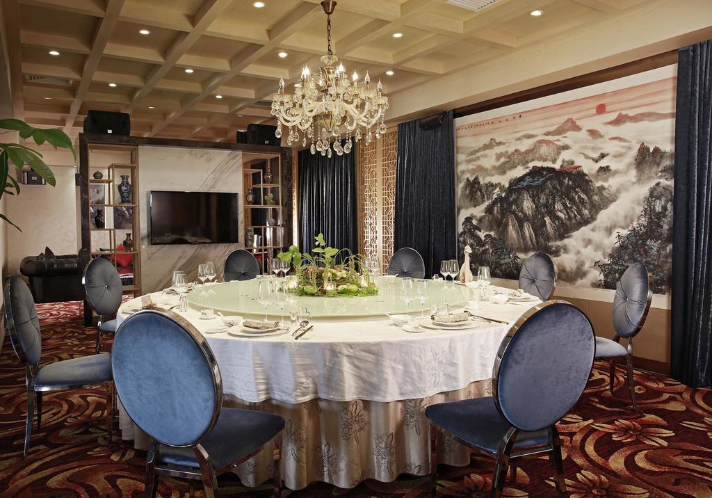 Winterless Hotel Beijing Bagian luar foto
